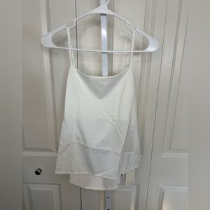 Flowy low back Commense‎ tank